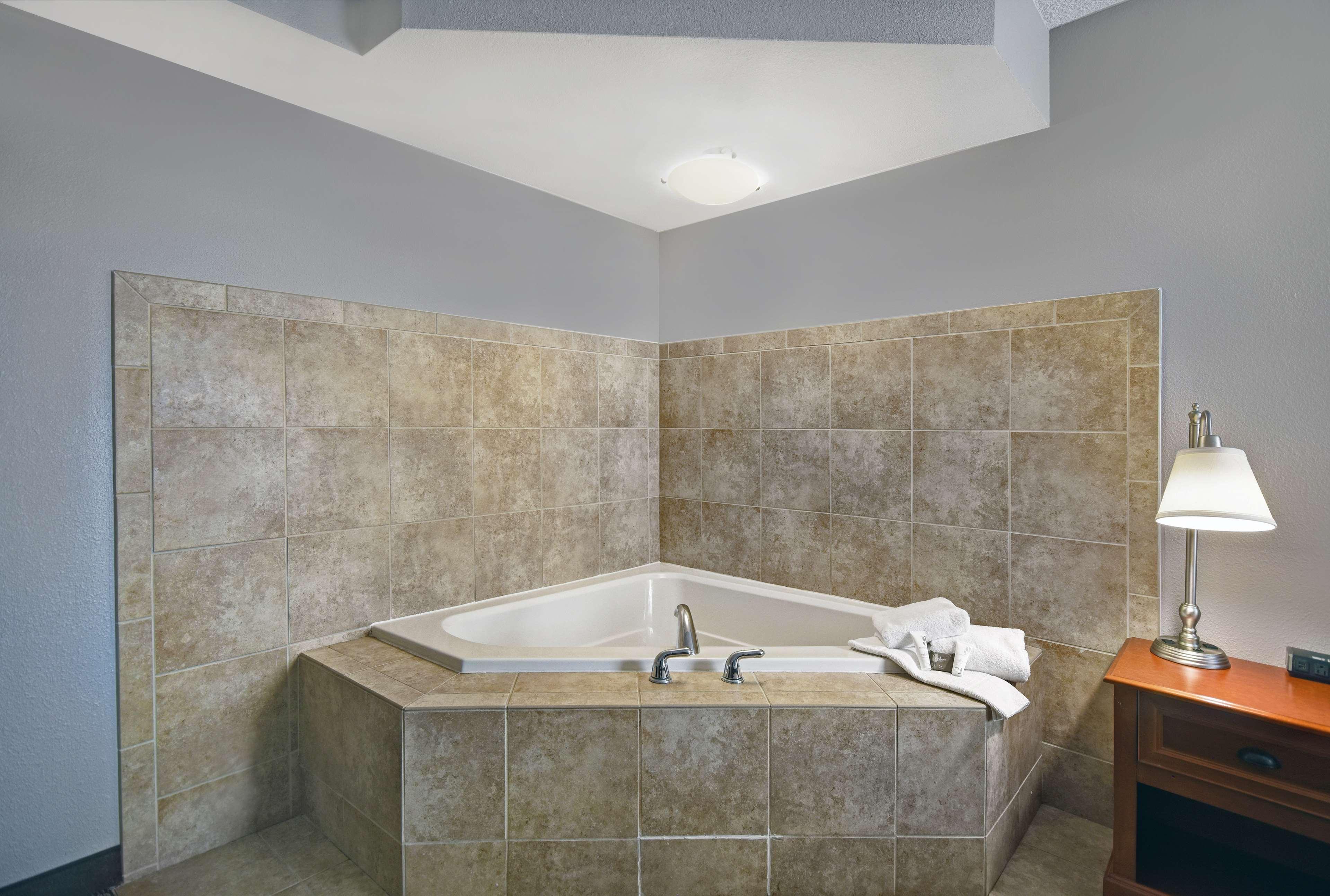 Spark By Hilton Rochester University Area Экстерьер фото