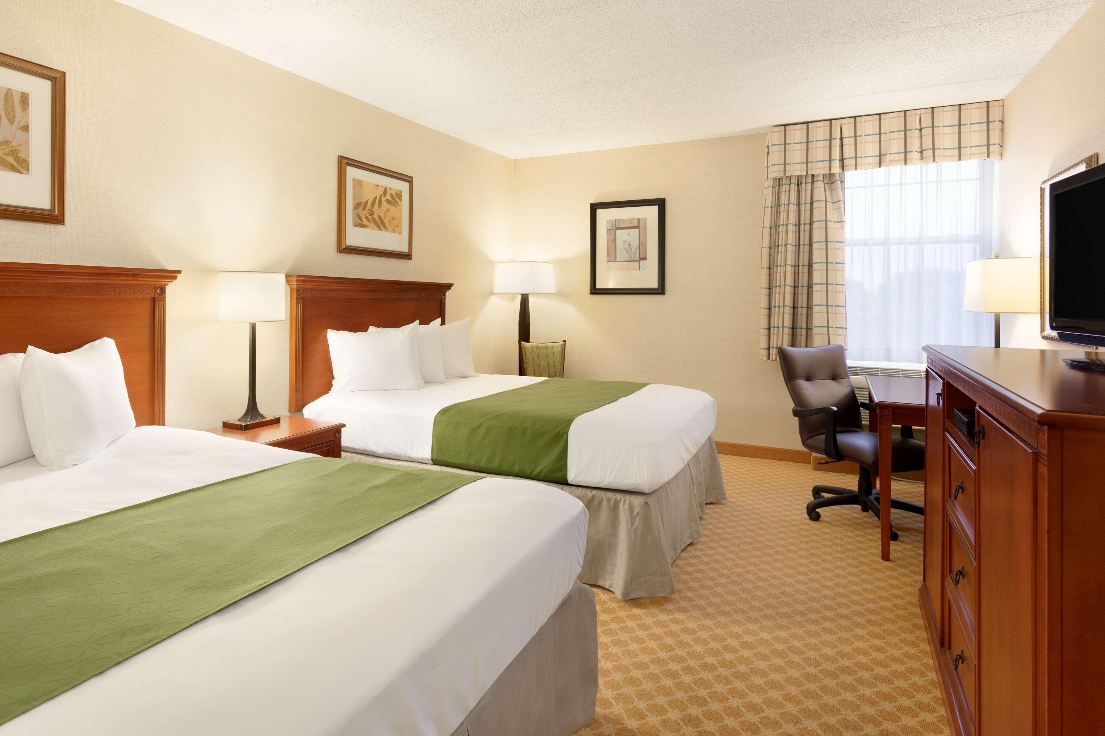 Spark By Hilton Rochester University Area Экстерьер фото