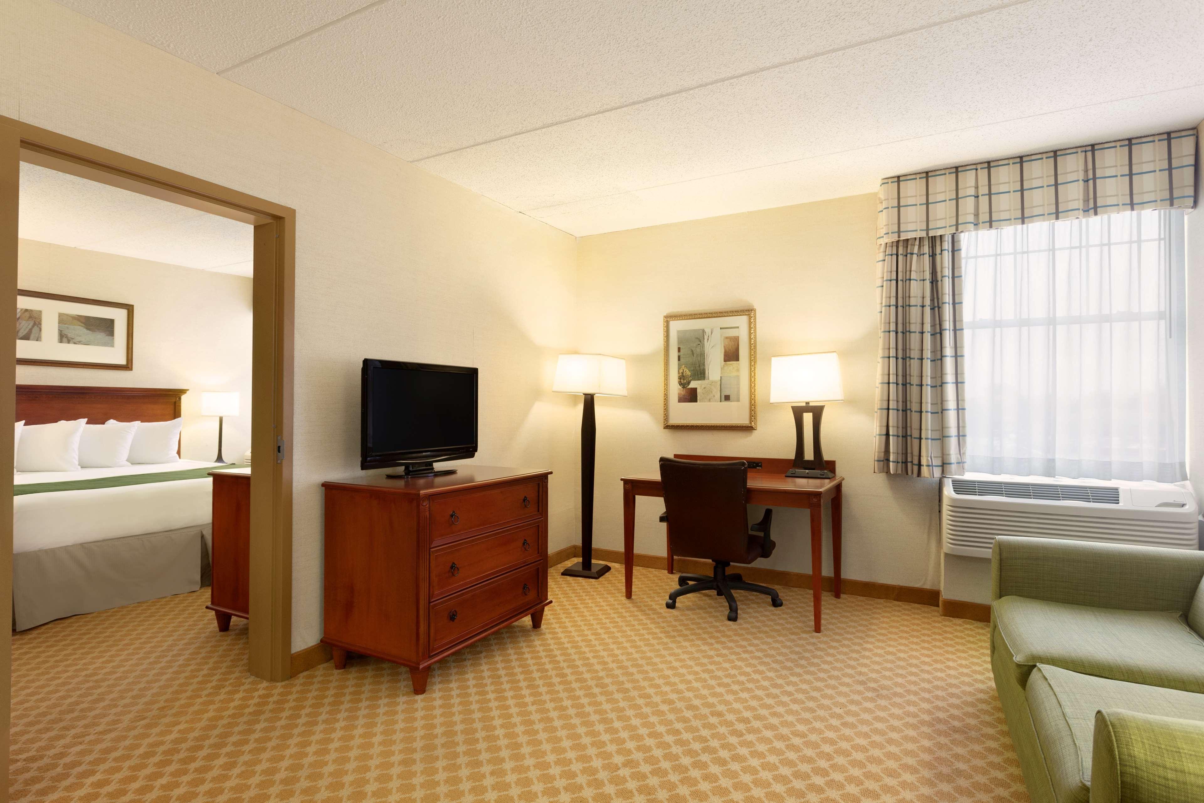 Spark By Hilton Rochester University Area Экстерьер фото