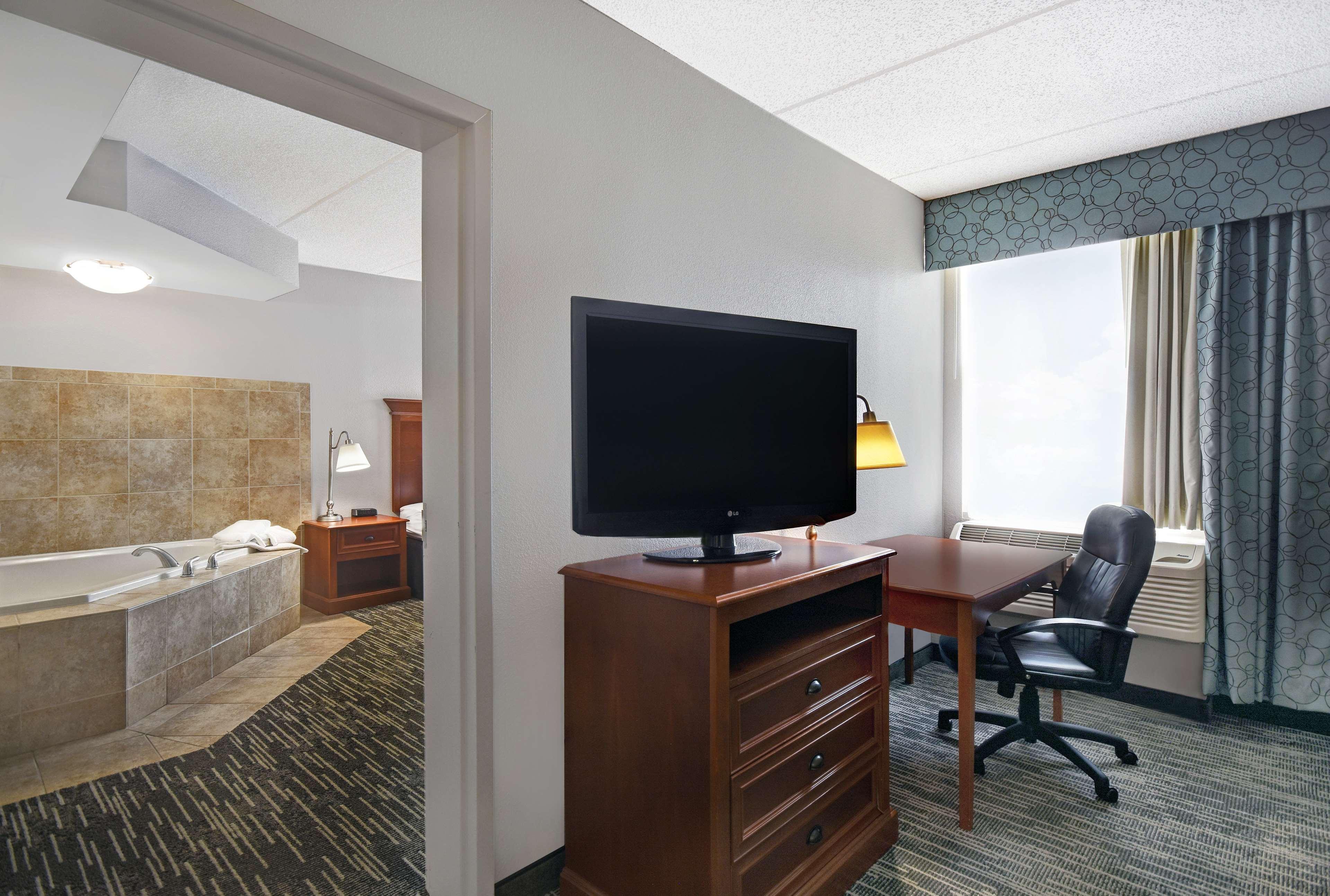 Spark By Hilton Rochester University Area Экстерьер фото