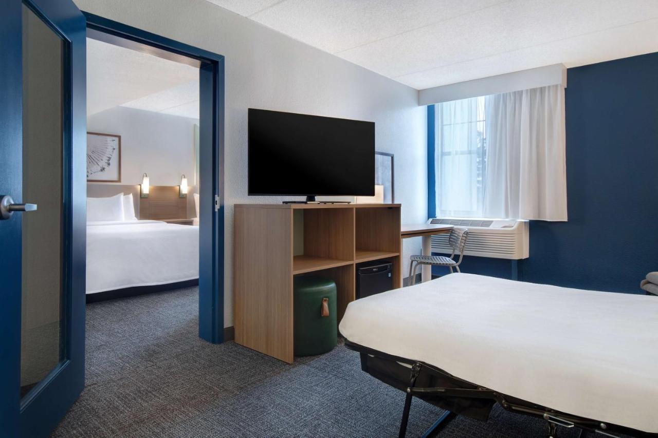 Spark By Hilton Rochester University Area Экстерьер фото