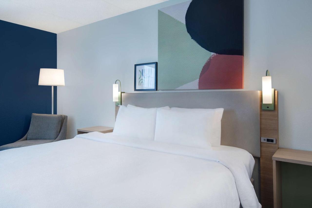 Spark By Hilton Rochester University Area Экстерьер фото
