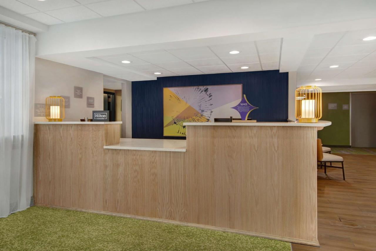 Spark By Hilton Rochester University Area Экстерьер фото