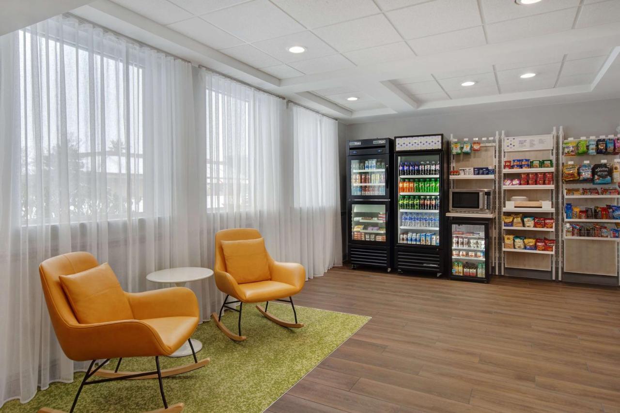 Spark By Hilton Rochester University Area Экстерьер фото