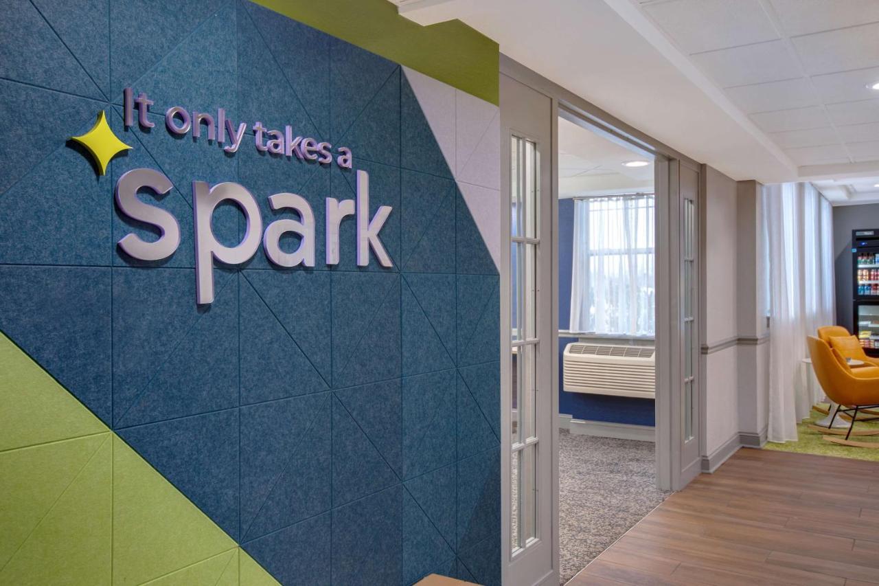 Spark By Hilton Rochester University Area Экстерьер фото