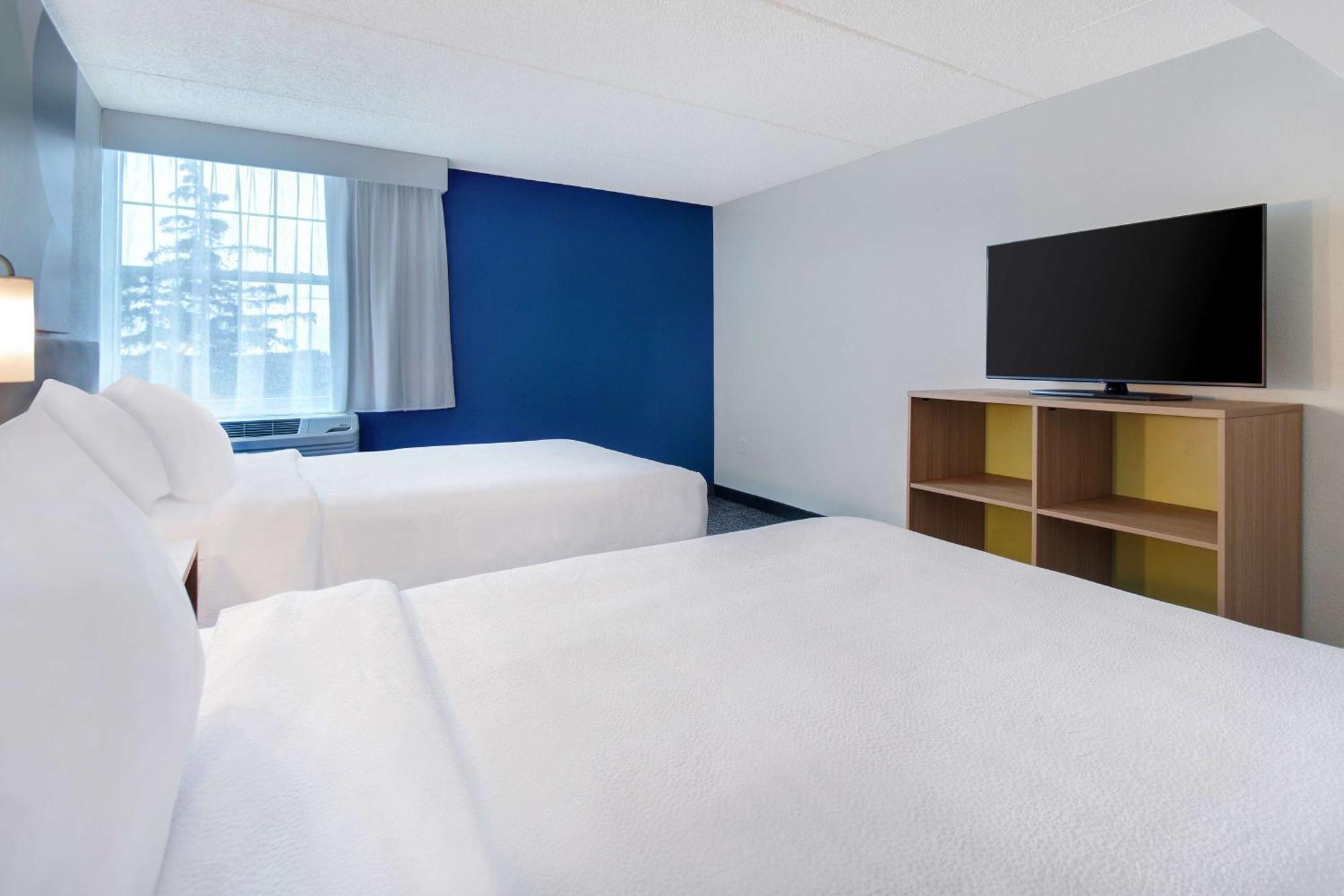 Spark By Hilton Rochester University Area Экстерьер фото