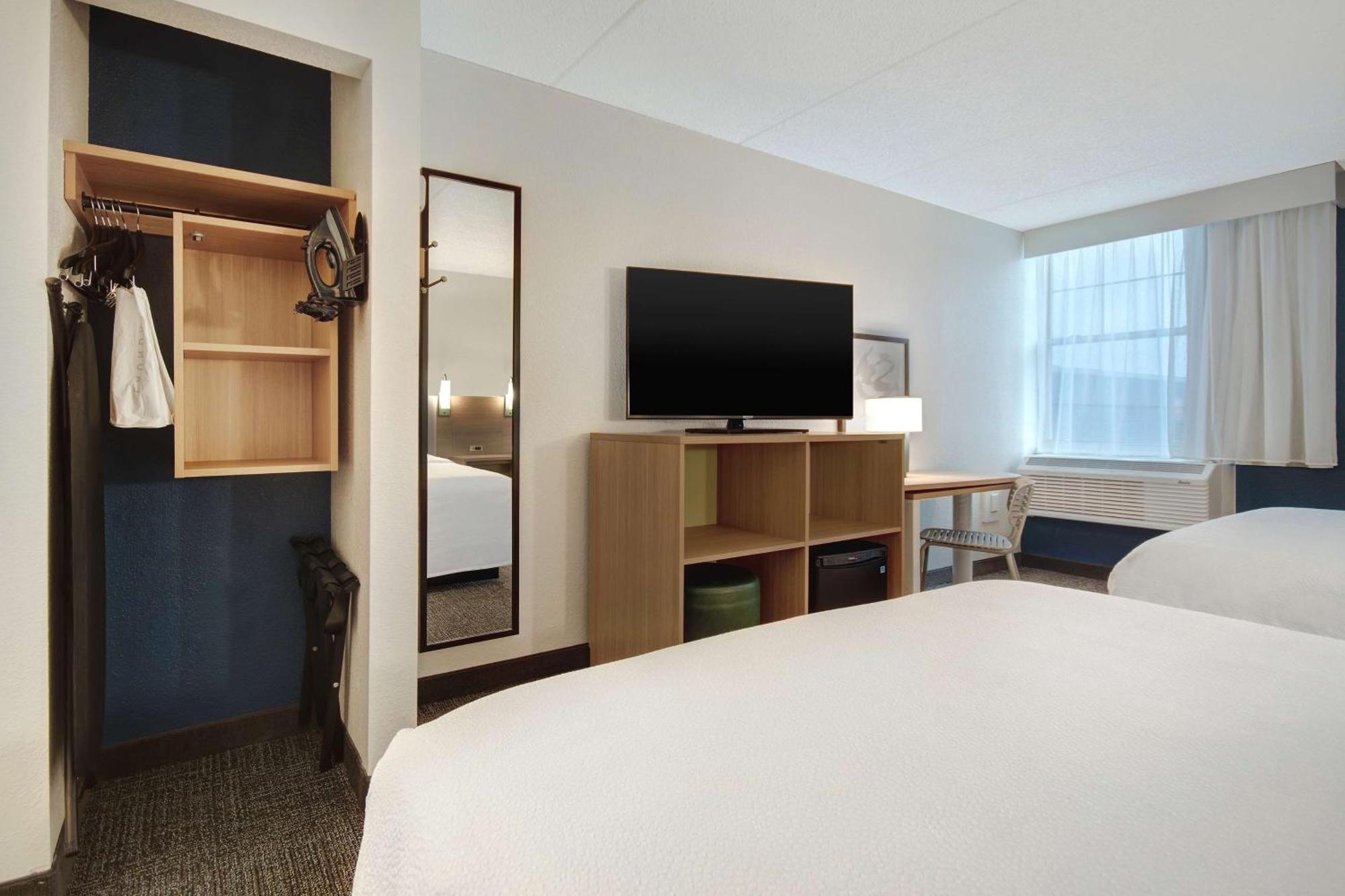 Spark By Hilton Rochester University Area Экстерьер фото
