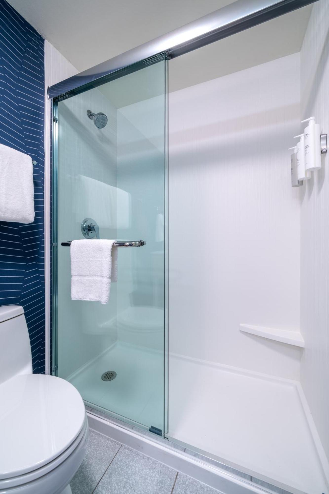 Spark By Hilton Rochester University Area Экстерьер фото